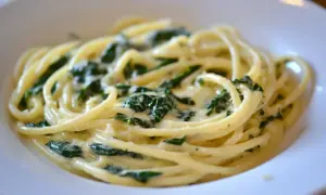 Spinat-Nudeln: Einfaches Rezept & schnelle Variationen (20 Min)