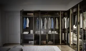 Ein moderner, beleuchteter Kleiderschrank mit Hängegarderoben, Schubladen und Regalen. Perfekt, um zu lernen, wie organisiere ich meinen kleiderschrank.