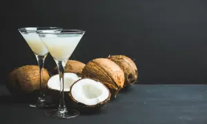 Jak zrobić kolorowy drink – proste przepisy na efektowne koktajle