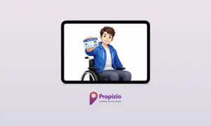 Ragazzo in carrozzina mostra una disability card INPS.