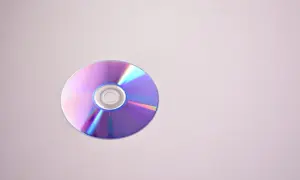 Porysowana płyta CD to nie koniec! Napraw ją sam lub u specjalisty.