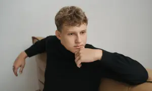 Kim jest Oskar Wojciechowski? Fascynująca biografia młodego aktora i przedsiębiorcy