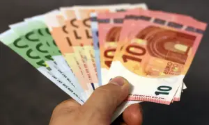 Euro banknoty, które mogą być używane na Wyspach Kanaryjskich. Waluta to euro.