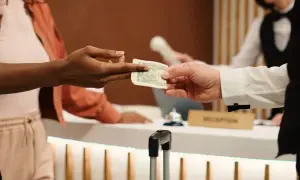 Napiwki w Turcji: Komu i ile dać bakszysz w hotelu? Praktyczny poradnik