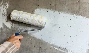 Najlepsza farba do betonu na zewnątrz wodoszczelna, która wytrzyma deszcz