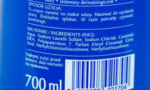 Składniki szamponu: Sodium Laureth Sulfate, który budzi obawy o laurylosiarczan sodu szkodliwość. Pojemność 700 ml.