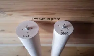 Dos patas de madera para mesas, una 60/30 y otra 50/20, listas para ser instaladas.