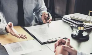 Jak sprawdzić, czy umowa najmu jest zarejestrowana w urzędzie skarbowym? Uniknij problemów z wynajmem.
