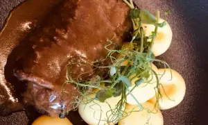 Gdzie zjeść rolady śląskie w Katowicach - najlepsze restauracje i smaki