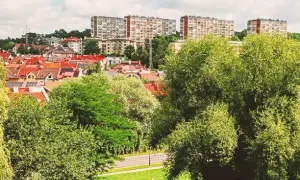 Jak dojechać do osiedla złotego wieku w Krakowie – proste trasy i wskazówki