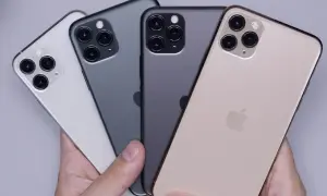 Cztery iPhone'y w różnych kolorach: biały, szary, ciemnoszary i złoty. Idealne do streamingu i **airplay**.