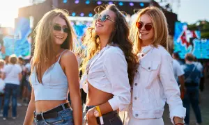Jak się ubrać na koncert? Stylizacje na rock, pop, hip-hop i nie tylko!