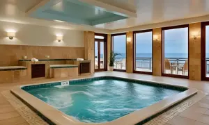 Jak korzystać z jacuzzi w hotelu: uniknij najczęstszych błędów