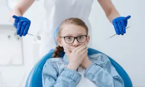 Jak oswoić strach dziecka przed dentystą? Sprawdzone sposoby