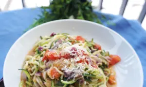Domowy sos do spaghetti z cukinii: przepis na pyszne przetwory