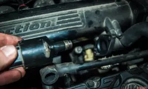Gdzie dokładnie znajduje się silnik krokowy w Ford Fiesta 1.3 MK6? Sprawdź teraz!