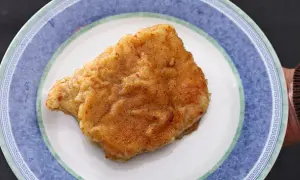 Kotlet schabowy: Kalorie od 165 do 500+? Sprawdź, jak jeść lżej!