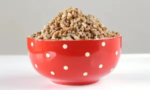 Miseczka z krupczatką, czyli jaka kasza bez glutenu, pełna pysznych ziaren.