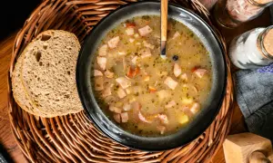 Polskie zupy: przewodnik po smakach, rodzajach i tradycji