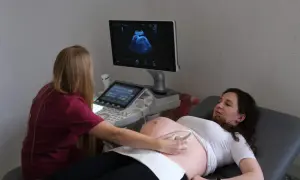 Badanie USG prenatalne. Czy przed badaniami prenatalnymi można jesc? Tak, zazwyczaj można jeść normalnie.