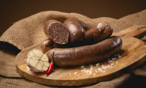 Co dodać do kaszanki, aby zaskoczyć smakiem i aromatem?