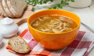 Flaczki idealne: Jakie przyprawy i kiedy je dodać?