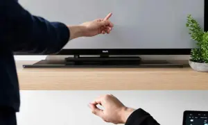 Jak włączyć telewizor LG bez pilota? Proste sposoby, które zadziałają