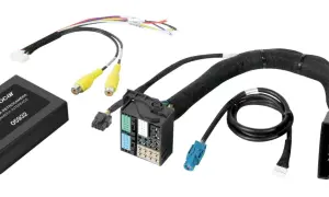 Schema collegamento telecamera retromarcia Phonocar con interfaccia e cavi.