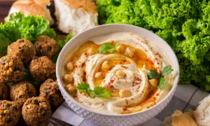 Ile kalorii ma hummus? Zaskakujące wartości odżywcze, które musisz znać