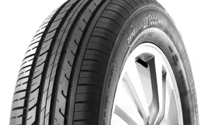 Opony Zeetex ZT1000 na feldze. Wiele osób szuka opony Zeetex opinie, by podjąć decyzję o zakupie.