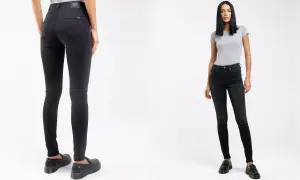 Dwie stylizacje z jeansami: z tyłu widok na dopasowane czarne jeansy, z przodu modelka w szarym t-shircie i czarnych jeansach.