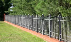 Jak głęboki fundament pod ogrodzenie, aby uniknąć problemów ze stabilnością?