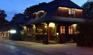 Kazimierz Dolny gdzie zjeść? Odkryj najlepsze restauracje i smaki