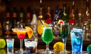 Bebidas con alcohol: guía completa de tipos, recetas y tendencias