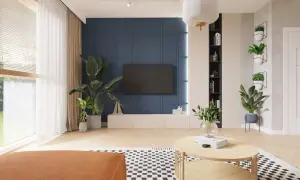 Nowoczesny salon z niebieską ścianą, telewizorem, roślinami i drewnianymi meblami.