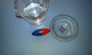 Jak zrobić kompas z igły i magnesu? Prosty poradnik DIY