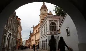 Co warto kupić na Litwie? Odkryj unikalne lokalne skarby