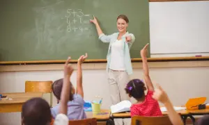 Czy nauczyciel w trakcie studiów podyplomowych może uczyć bez przeszkód?