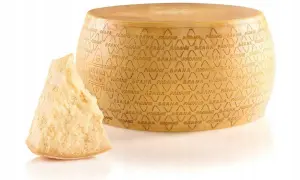 Grana Padano czy to parmezan? Odkryj kluczowe różnice i smaki