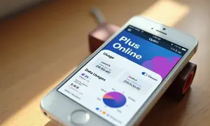 Aplikacja "Plus Online" na telefonie pokazuje, jak sprawdzić ile zostało internetu w Plus. Widoczne są dane o zużyciu.