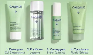 La linea Caudalie Vinopure per skincare routine pelle grassa e acneica: gel detergente, lozione purificante, siero salicilico e fluido mat idratante.