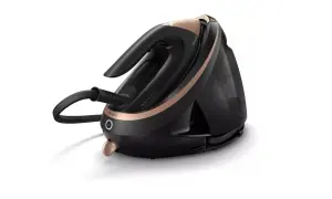 Elegancka stacja parowa Philips PerfectCare 9000, lider rankingu stacji parowych, w kolorze czarnym ze złotymi detalami.