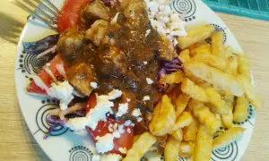 Ile kalorii ma kebab na talerzu z frytkami? Sprawdź, co naprawdę jesz