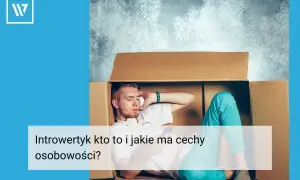 Młody mężczyzna w pudełku, słuchający muzyki. Czy to introwersja co to i jakie ma cechy?