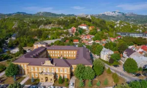 Gdzie nocleg w drodze do Czarnogóry? Oto najlepsze opcje na trasie