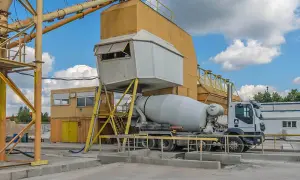 Cena betonu z gruszki: Jak obliczyć koszty i nie przepłacić?