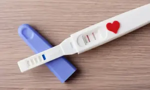 Test ciążowy z dwoma kreskami i serduszkiem. Czy to ciąża, czy tylko okres trwający 2 dni?