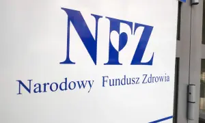 Logo NFZ. Dowiedz się, jak sprawdzić numer w kolejce do sanatorium na stronie Narodowego Funduszu Zdrowia.