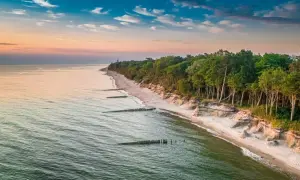 Ile kosztuje nocleg nad morzem? Ceny, które Cię zaskoczą