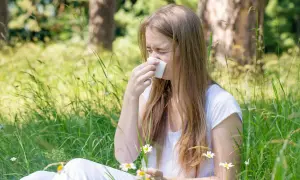 Alergia na trawę: objawy, leczenie i jak odzyskać komfort latem?